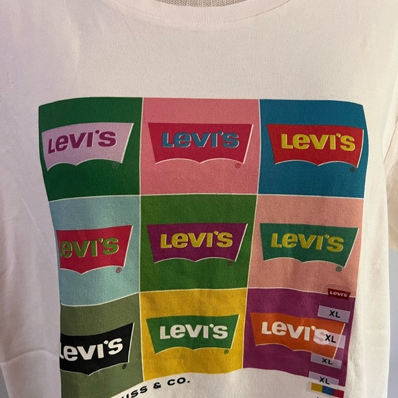 Levi's Multicolor Logo Tee - Picture 3 of 10